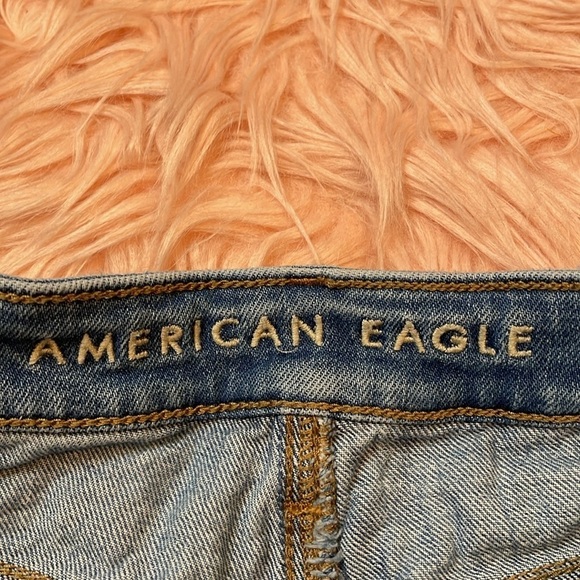 American Eagle‎ Floral Embroidered Mom Jean Short Size 0 - Picture 3 of 8
